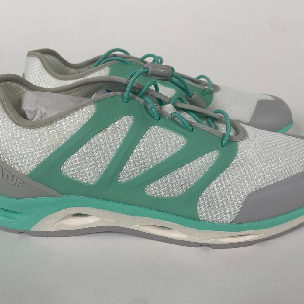 XTRATUF Women's Sprindrift Seafoam - SZ 9 - NEW**